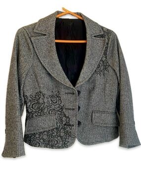 Woman's 3 Button Black and White WOOL Blend Suit Jacket Blazer